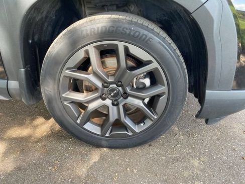 Used 2023 Honda Pilot Elite image 3