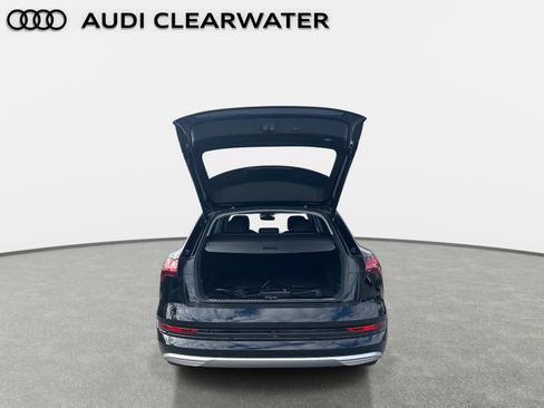 Used 2022 Audi e-tron Premium Plus image 7