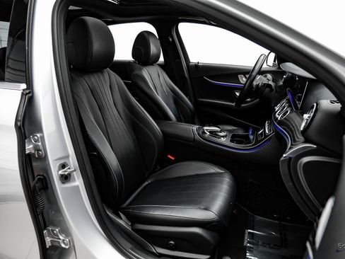 Used 2020 Mercedes-Benz E 350 4MATIC Sedan w/ Parking Assistance Package image 44