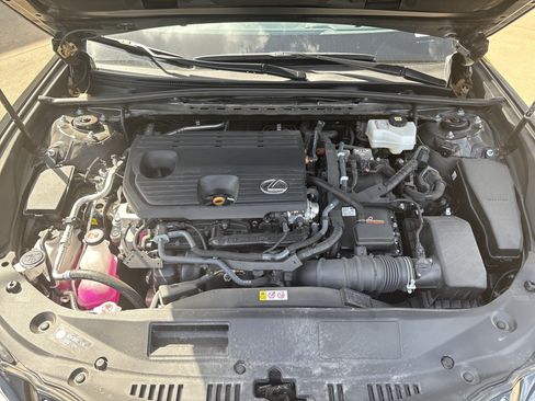 Used 2025 Lexus ES 300h w/ Premium Package FWD image 34