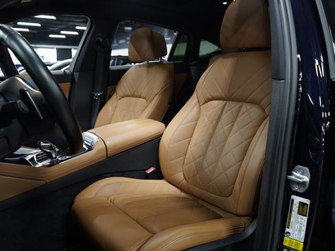 Used 2023 BMW X6 M50i w/ Executive Package AWD/4WD image 11