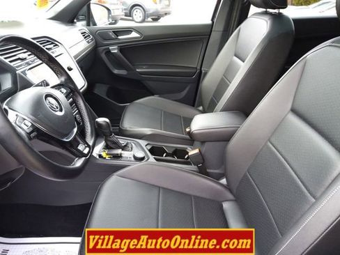 Used 2021 Volkswagen Tiguan SE R-Line image 22
