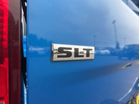 Used 2024 RAM 1500 Classic SLT AWD/4WD image 14