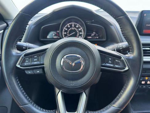 Used 2018 MAZDA MAZDA3 Touring FWD image 17