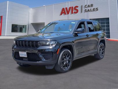 Used 2025 Jeep Grand Cherokee Altitude