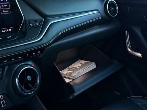 Used 2019 Chevrolet Blazer Premier w/ Sun and Wheels Package image 57