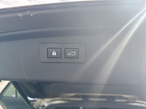 Certified 2025 Subaru Outback Limited image 12