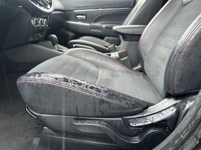 Used 2025 Mitsubishi Outlander Sport AWD image 16
