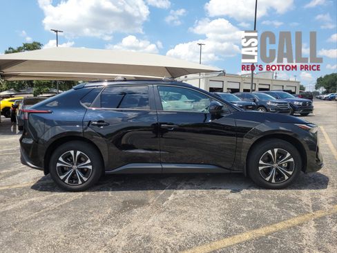 Used 2025 Toyota bZ4X Limited w/ Weather Package image 2