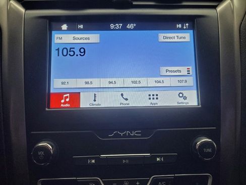 Used 2019 Ford Fusion SE image 25