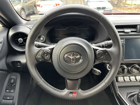 Used 2023 Toyota GR86 Premium image 15