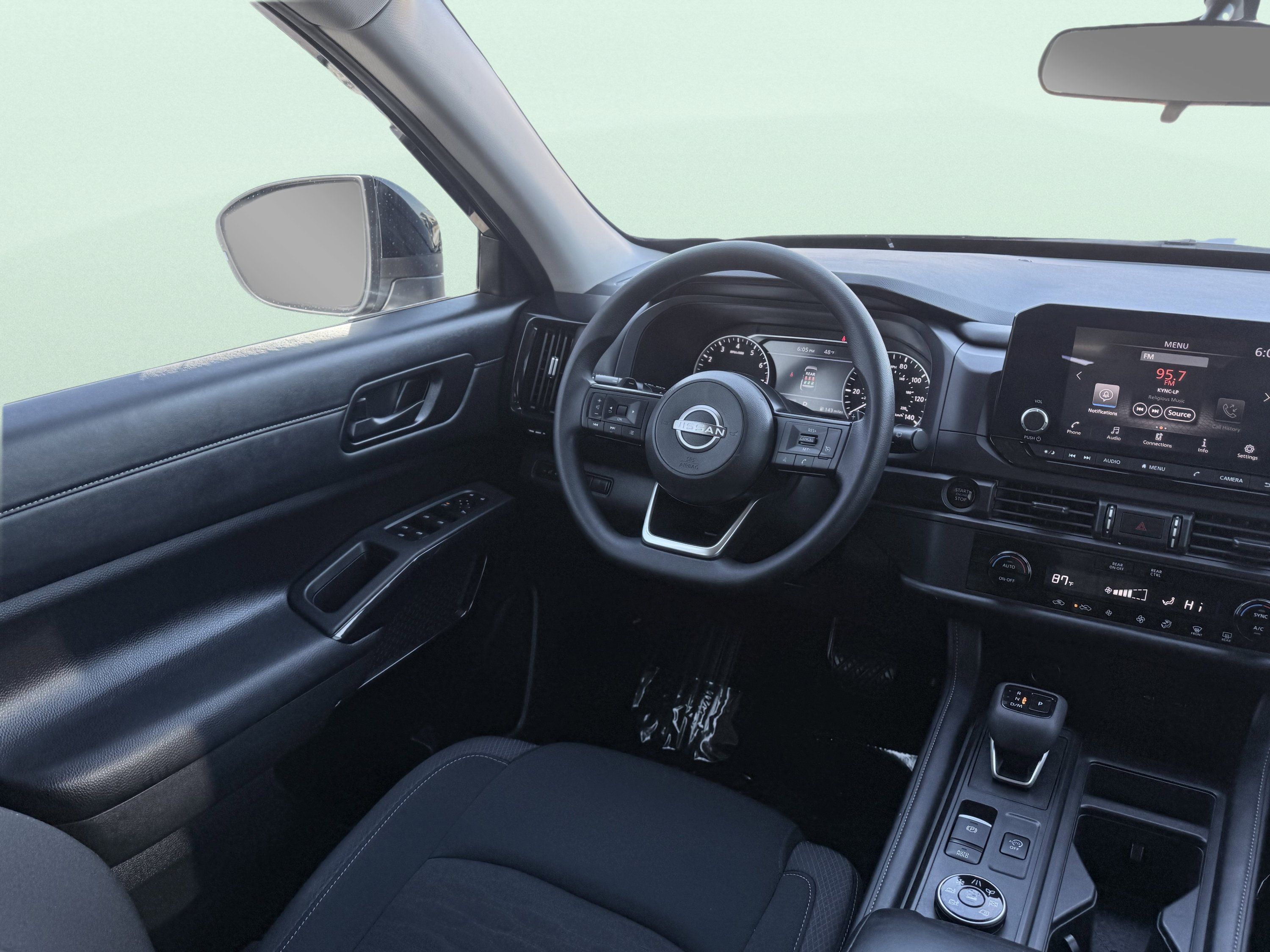 Used 2025 Nissan Pathfinder S AWD/4WD image 53