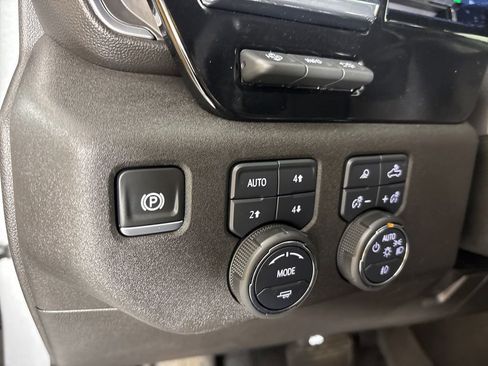 Used 2025 Chevrolet Silverado 2500 LTZ w/ LTZ Premium Package image 31