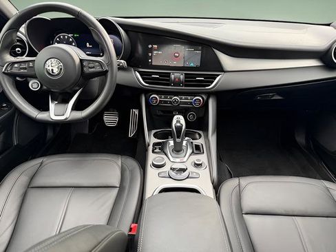 Used 2024 Alfa Romeo Giulia Ti image 7