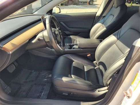 Used 2018 Tesla Model 3 Long Range image 3
