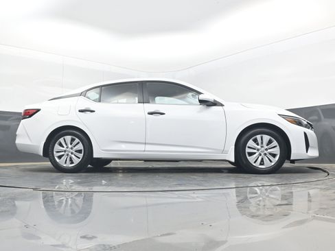 Certified 2025 Nissan Sentra S image 28