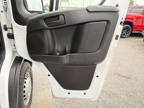 Used 2025 RAM ProMaster 2500 w/ Convenience Group FWD image 13
