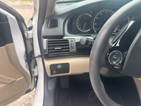 Used 2017 Honda Accord LX image 13