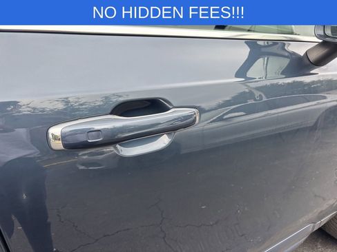 Used 2019 Volvo XC90 T5 Momentum w/ Multimedia Package image 17