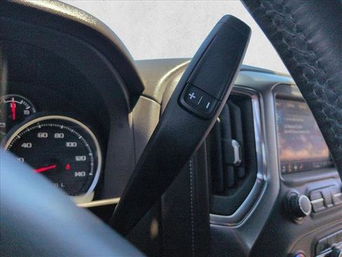 Used 2022 Chevrolet Silverado 1500 LT AWD/4WD image 10