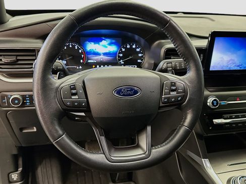 Used 2020 Ford Explorer XLT w/ Equipment Group 202A image 18