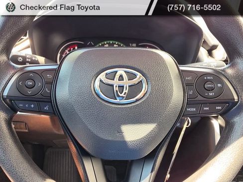 Used 2025 Toyota RAV4 LE FWD image 18
