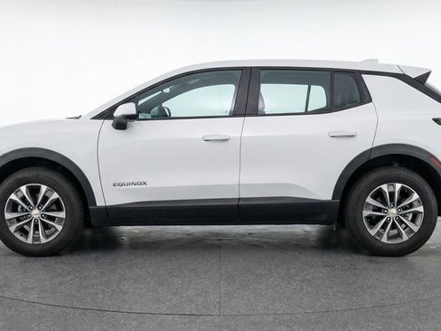 Used 2025 Chevrolet Equinox LT FWD image 5