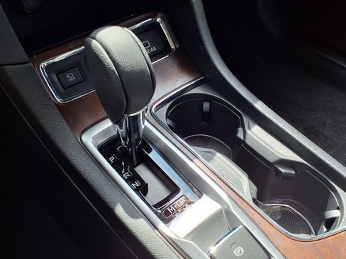 Certified 2025 Subaru Ascent Touring image 12