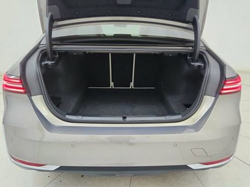 Used 2025 BMW 530i RWD image 14