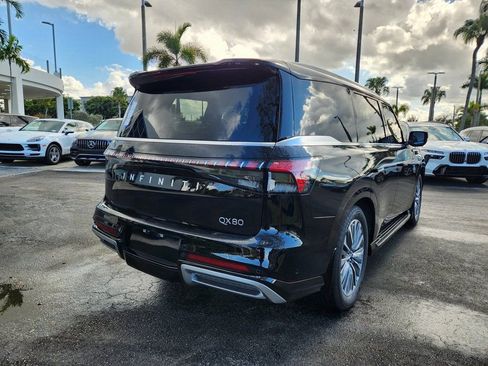 New 2026 INFINITI QX80 Luxe RWD image 2