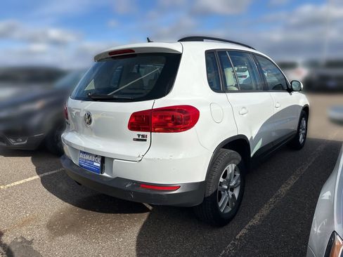 Used 2016 Volkswagen Tiguan S AWD/4WD image 3