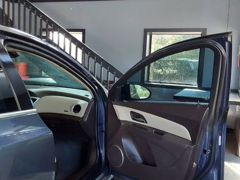 Used 2013 Chevrolet Cruze LT w/ Enhanced Safety Package FWD image 14