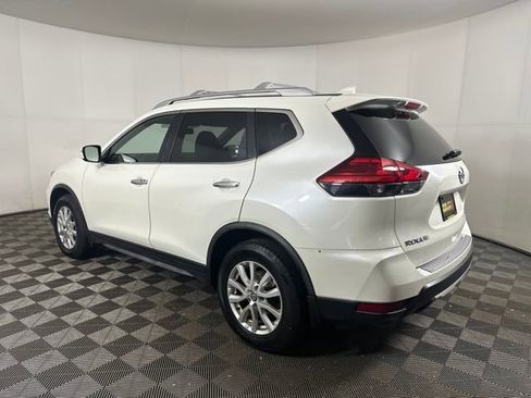 Used 2017 Nissan Rogue SV image 5