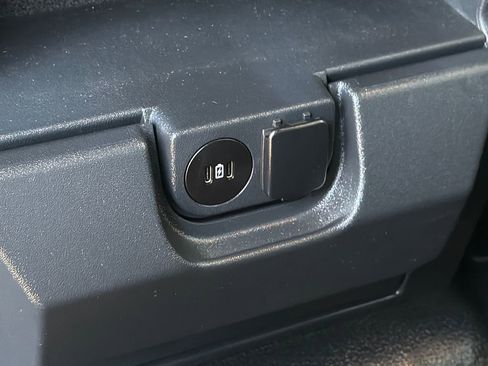 Used 2024 Ford F250 XL w/ XL Chrome Package image 17