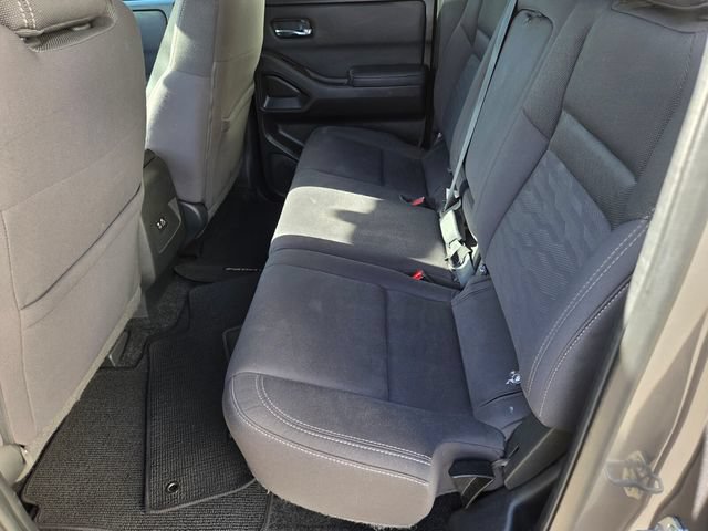 Used 2022 Nissan Frontier SV AWD/4WD image 11