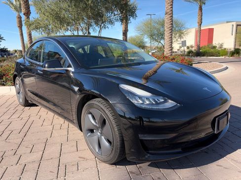 Used 2020 Tesla Model 3 Standard Range image 1