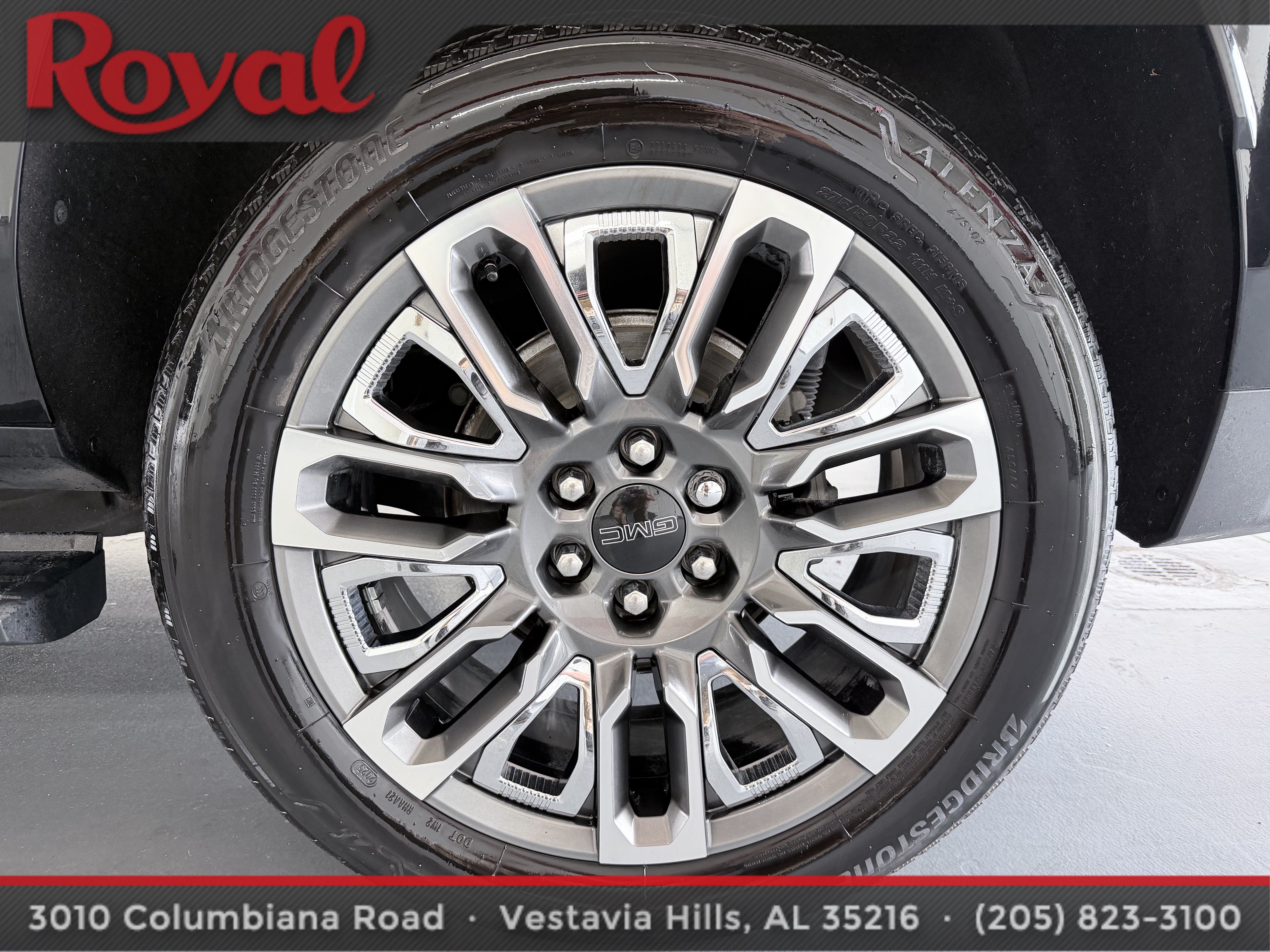 Used 2023 GMC Yukon XL Denali Ultimate AWD/4WD image 8