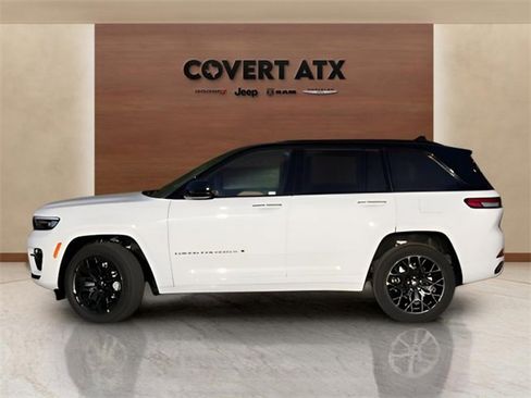 New 2025 Jeep Grand Cherokee Summit image 2
