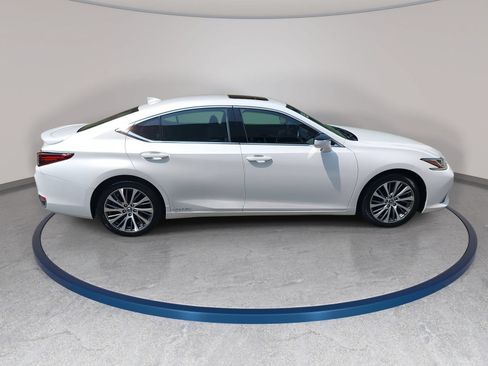 Used 2019 Lexus ES 300h w/ Premium Package FWD image 4