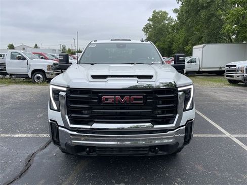 New 2025 GMC Sierra 3500 Pro w/ Convenience Package image 2