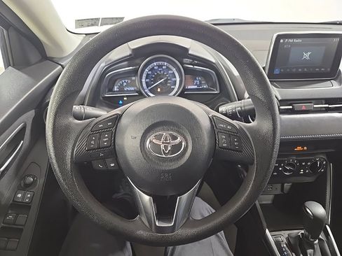 Used 2018 Toyota Yaris iA image 9