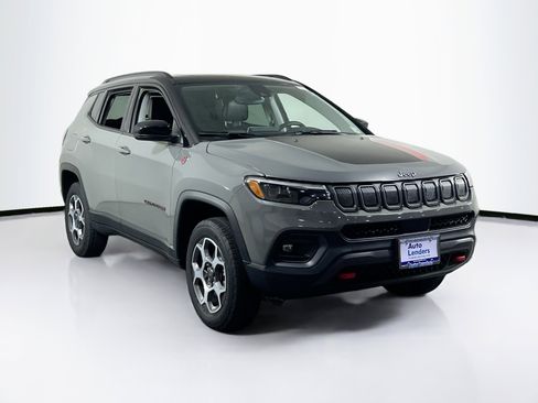 Used 2022 Jeep Compass Trailhawk w/ Trailhawk Elite Group AWD/4WD image 3