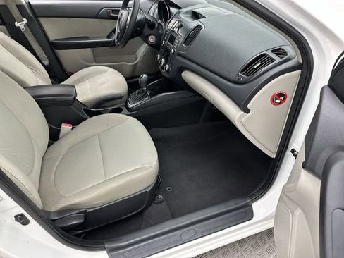 Used 2011 Kia Forte EX image 22