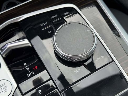 Used 2025 BMW X5 xDrive40i w/ Premium Package image 31