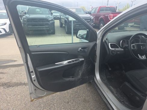 Used 2011 Dodge Journey Mainstreet w/ Popular Equipment Group AWD/4WD image 7