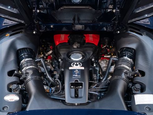 Used 2018 Ferrari 488 Spider RWD image 18