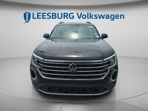 Certified 2025 Volkswagen Atlas SE w/ Black Wheel Package AWD/4WD image 15