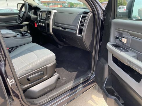 Used 2018 RAM 1500 Classic SLT image 11