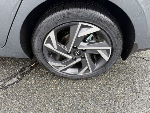 New 2026 Hyundai Elantra Limited FWD image 12