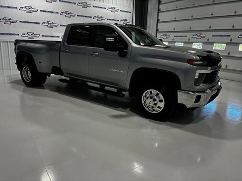 Used 2025 Chevrolet Silverado 3500 LT w/ All Star Edition AWD/4WD image 15